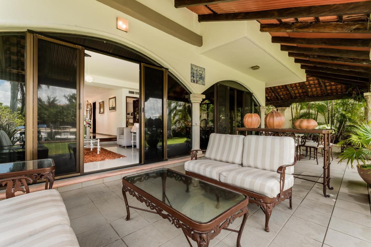 Elegant Lagoon Front Villa By Casa Paraiso Cancún Esterno foto
